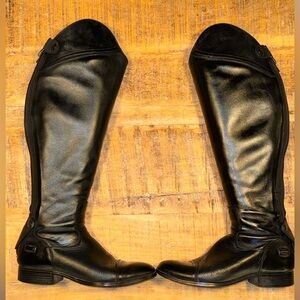 Ariat Kinsley Dress Boots Size 9.5 wide/medium